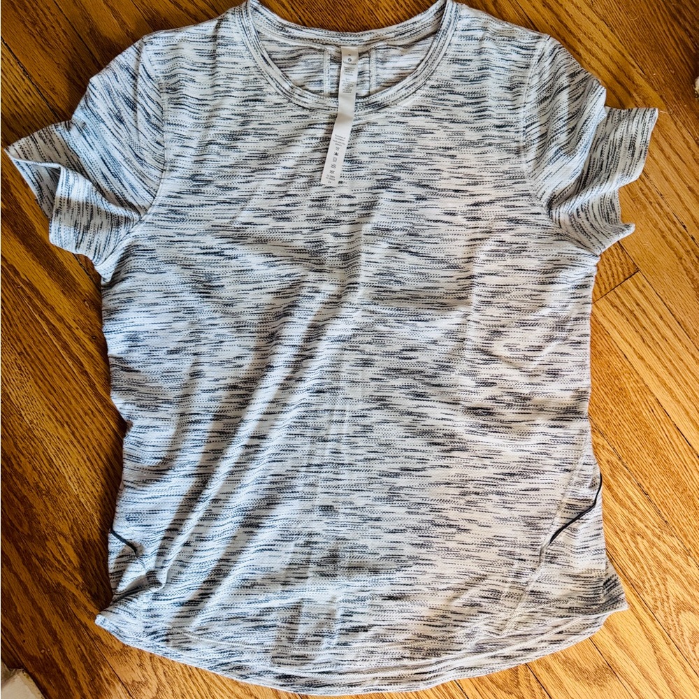 Lululemon Gray Women's Tee